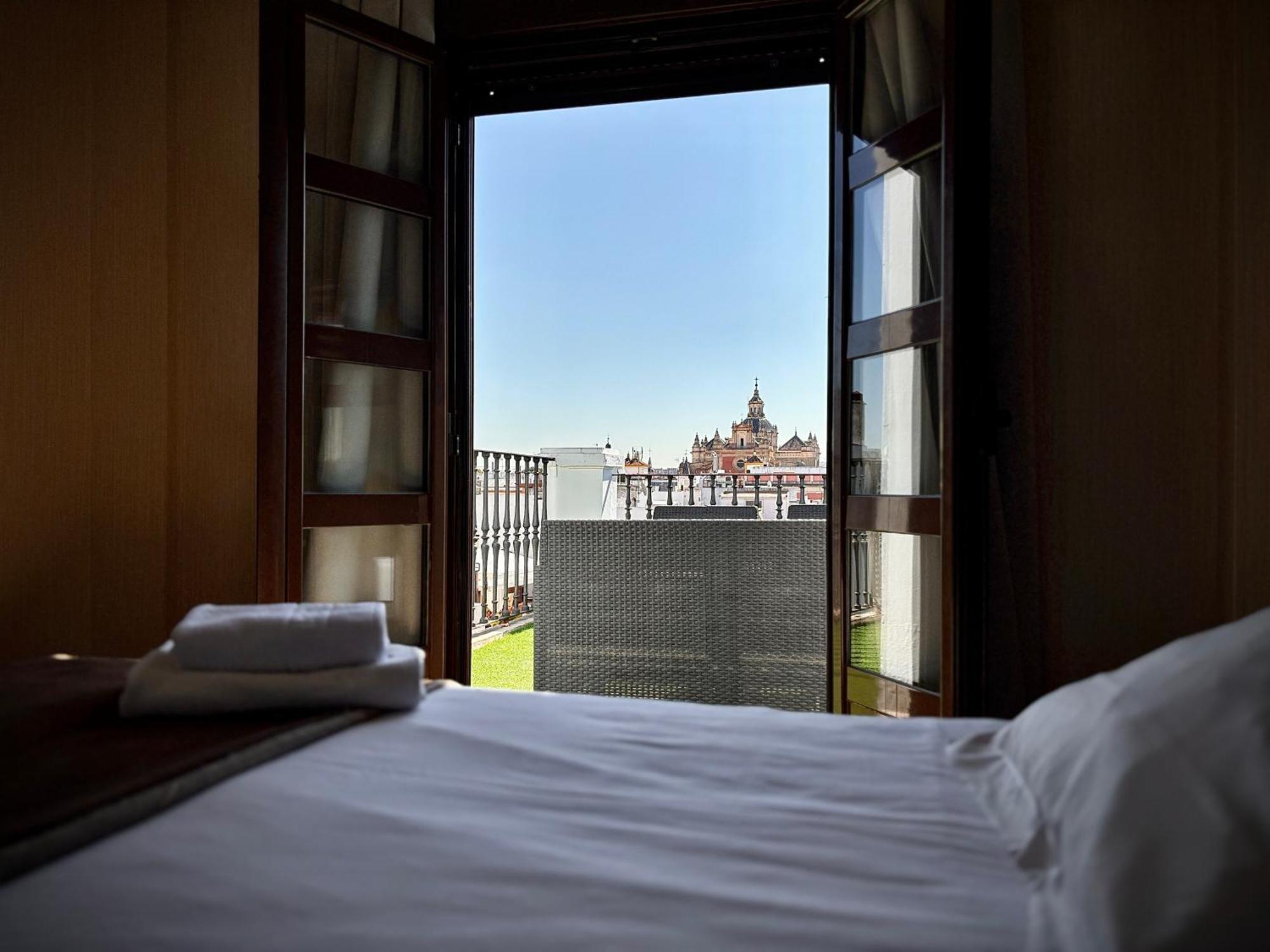 Hotel Plaza — Photos 1